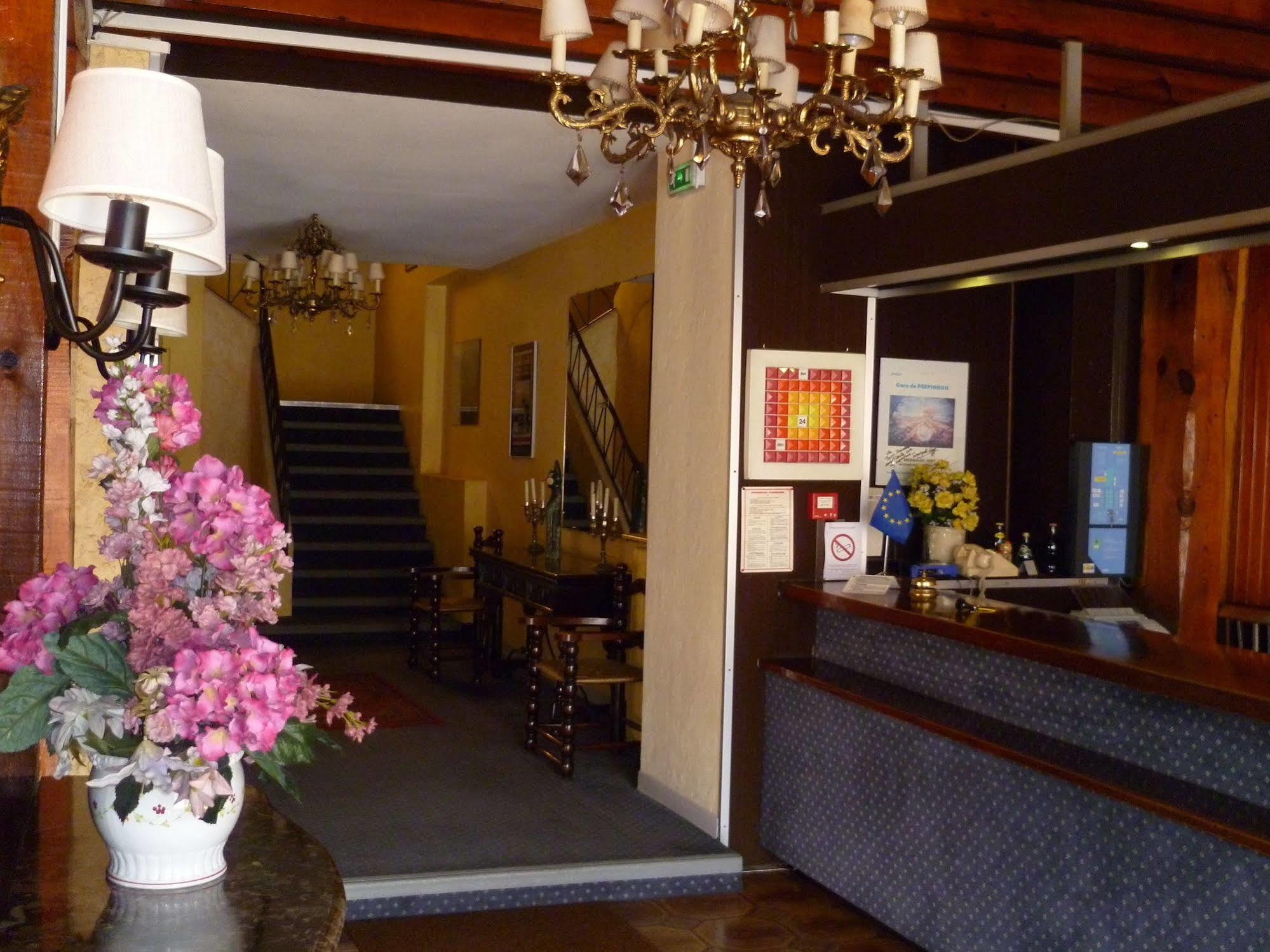 Hotel Pb - Paris-Barcelone Perpignan Bagian luar foto