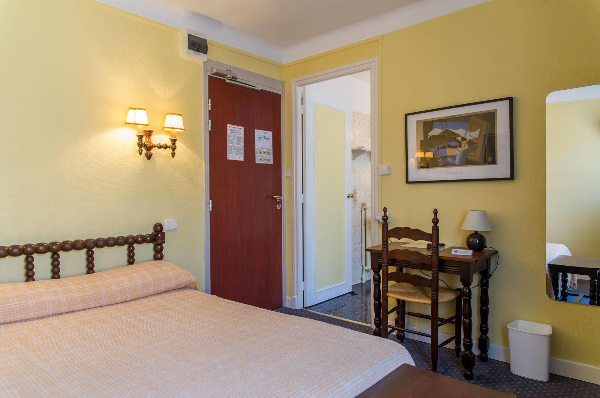 Hotel Pb - Paris-Barcelone Perpignan Bagian luar foto