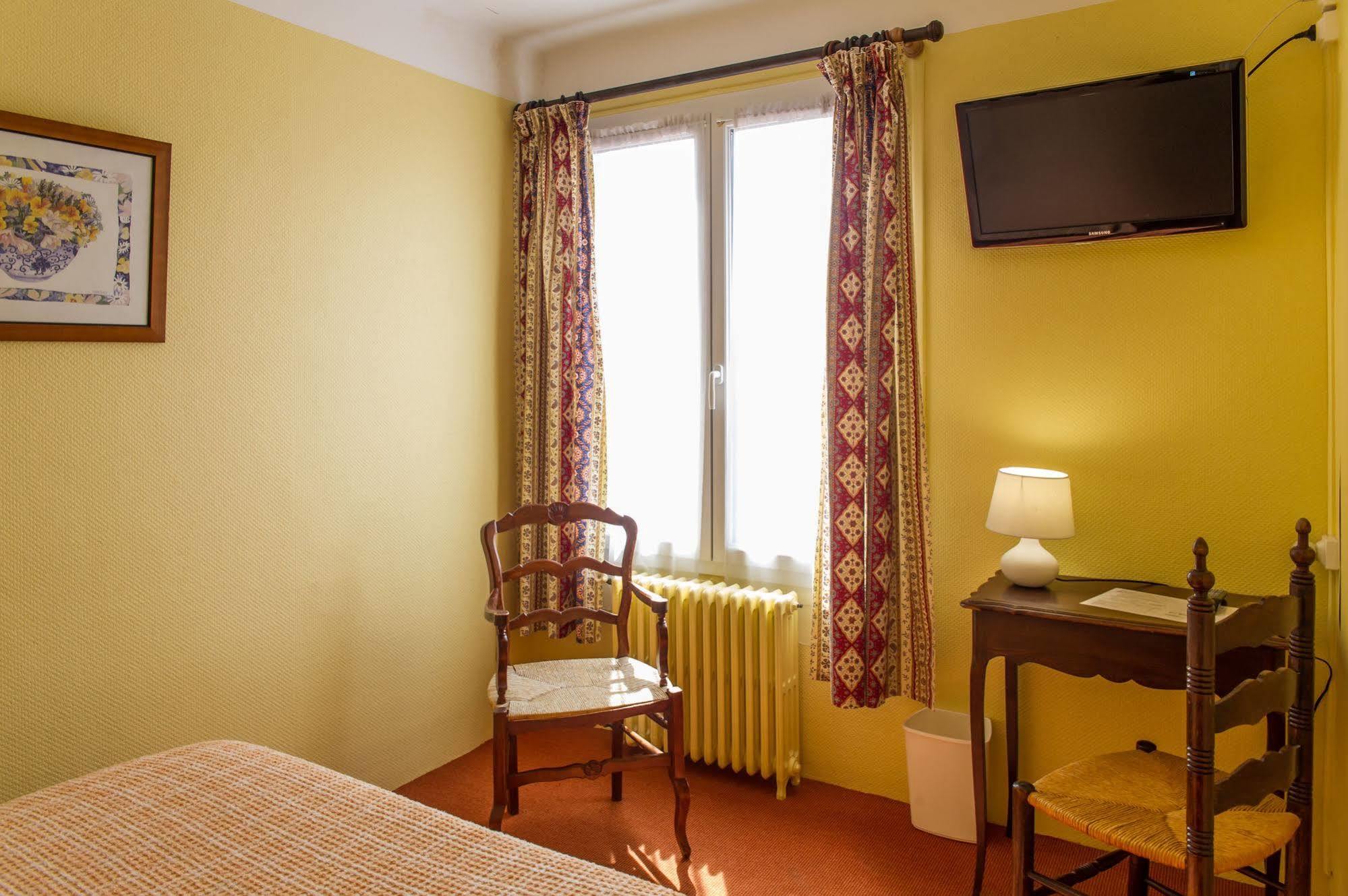 Hotel Pb - Paris-Barcelone Perpignan Bagian luar foto