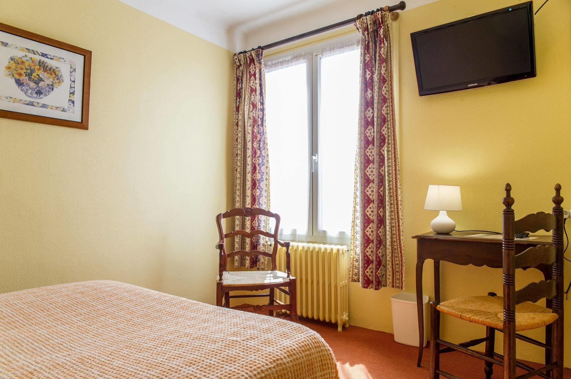 Hotel Pb - Paris-Barcelone Perpignan Bagian luar foto